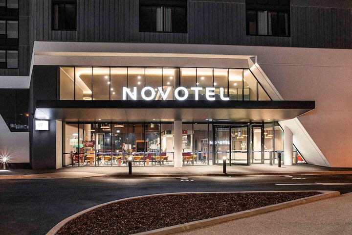 novotel devonport